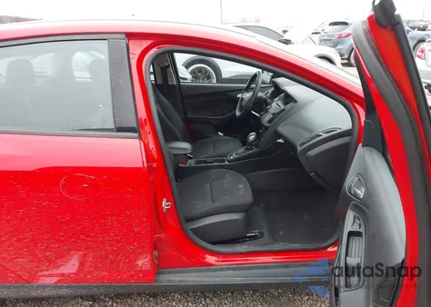 2015 Ford Focus Se z USA, uszkodzony, nr VIN 1FADP3F25FL253772